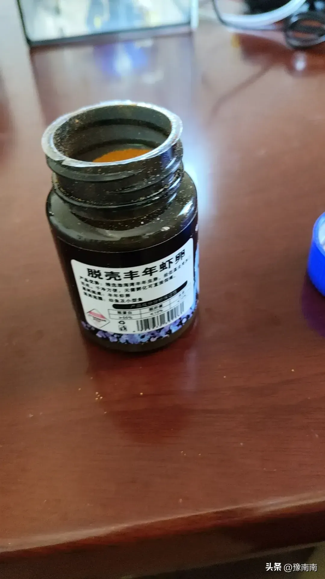 “令人震惊”。郑州某银行客户经理席某，以其美貌和擅长交际而闻名，-IS